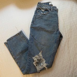 NWT Abercrombie Ripped Mom Jeans
